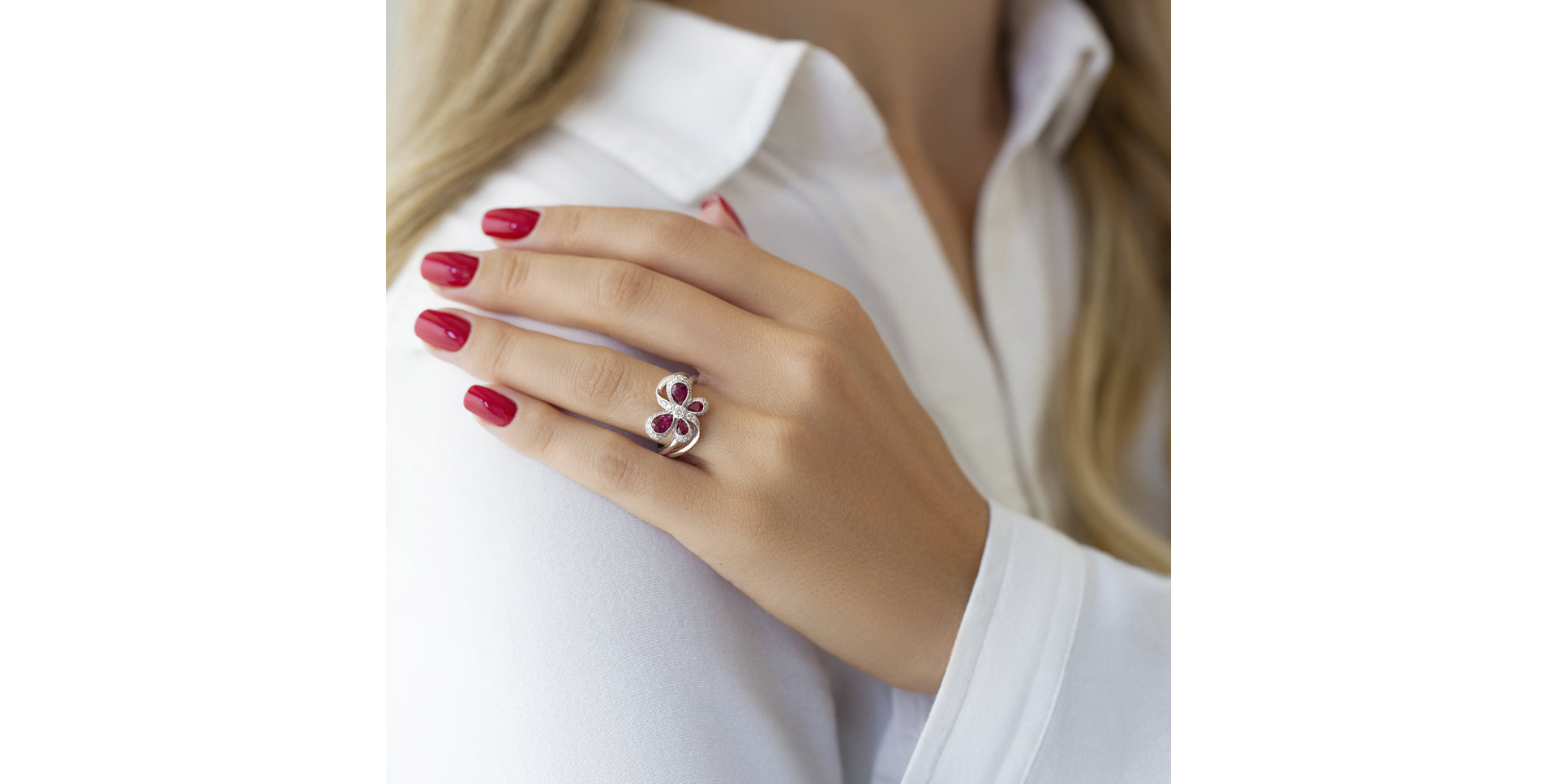 Prsten s diamanty a rubíny Butterfly Flight