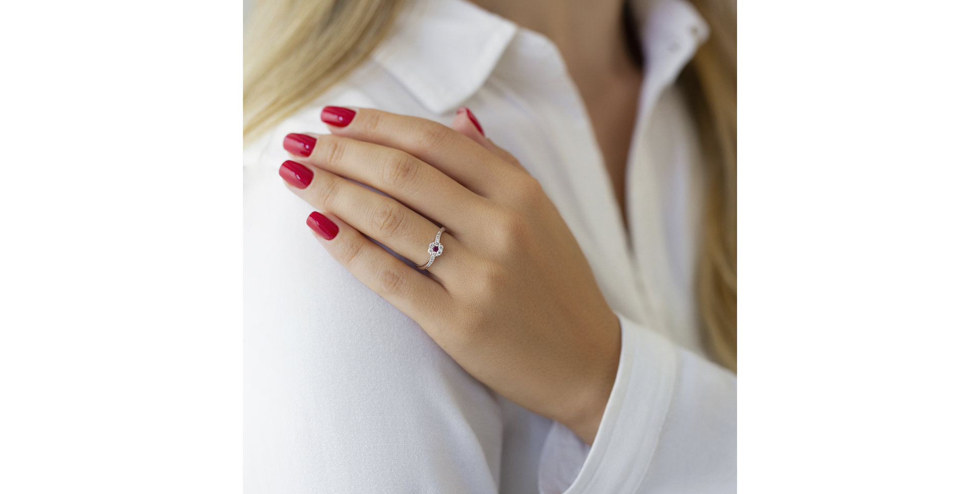 Prsten s safírem a diamanty Midnight Countess