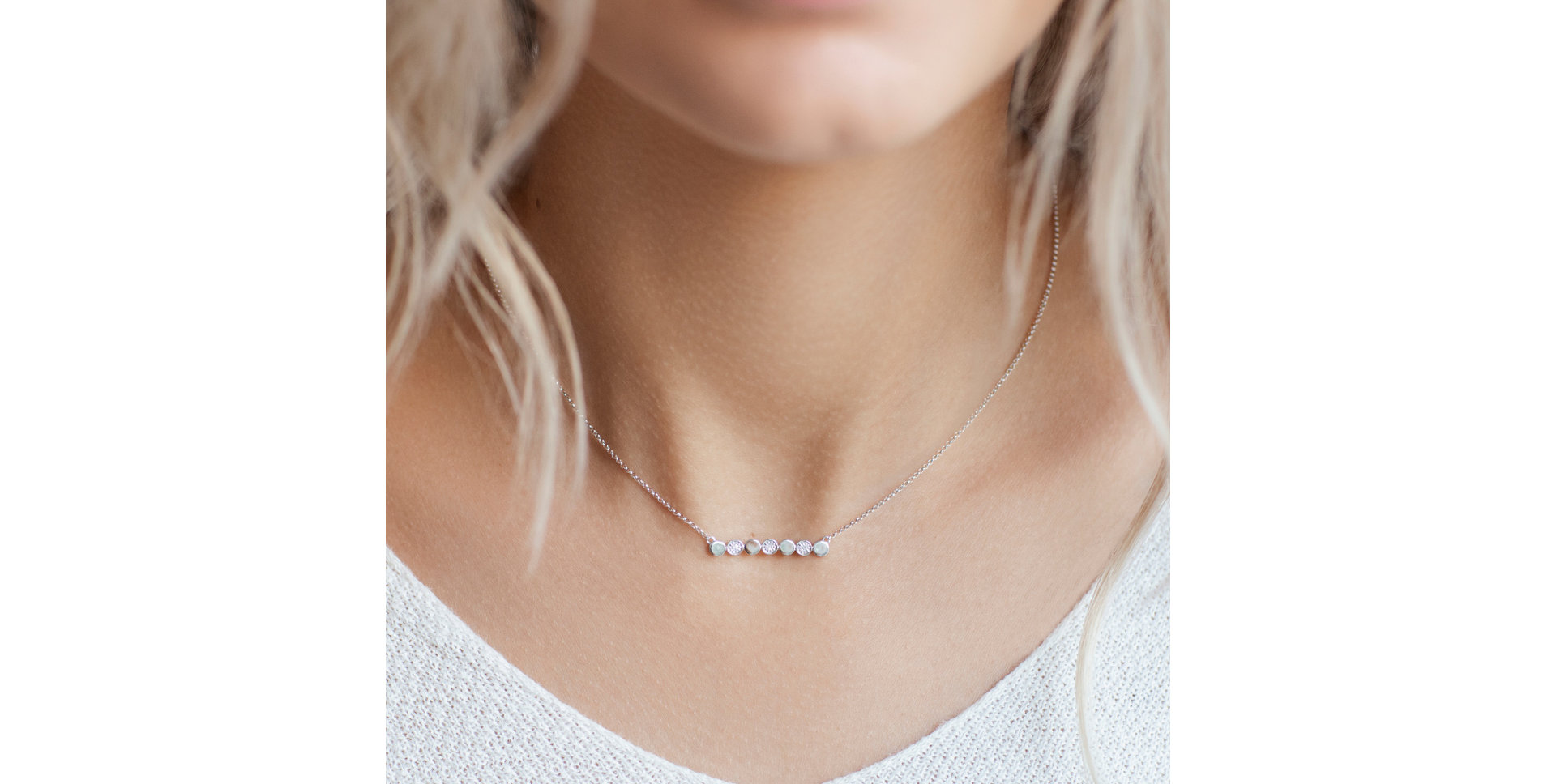 Náhrdelník s diamanty Long Glossy Dots