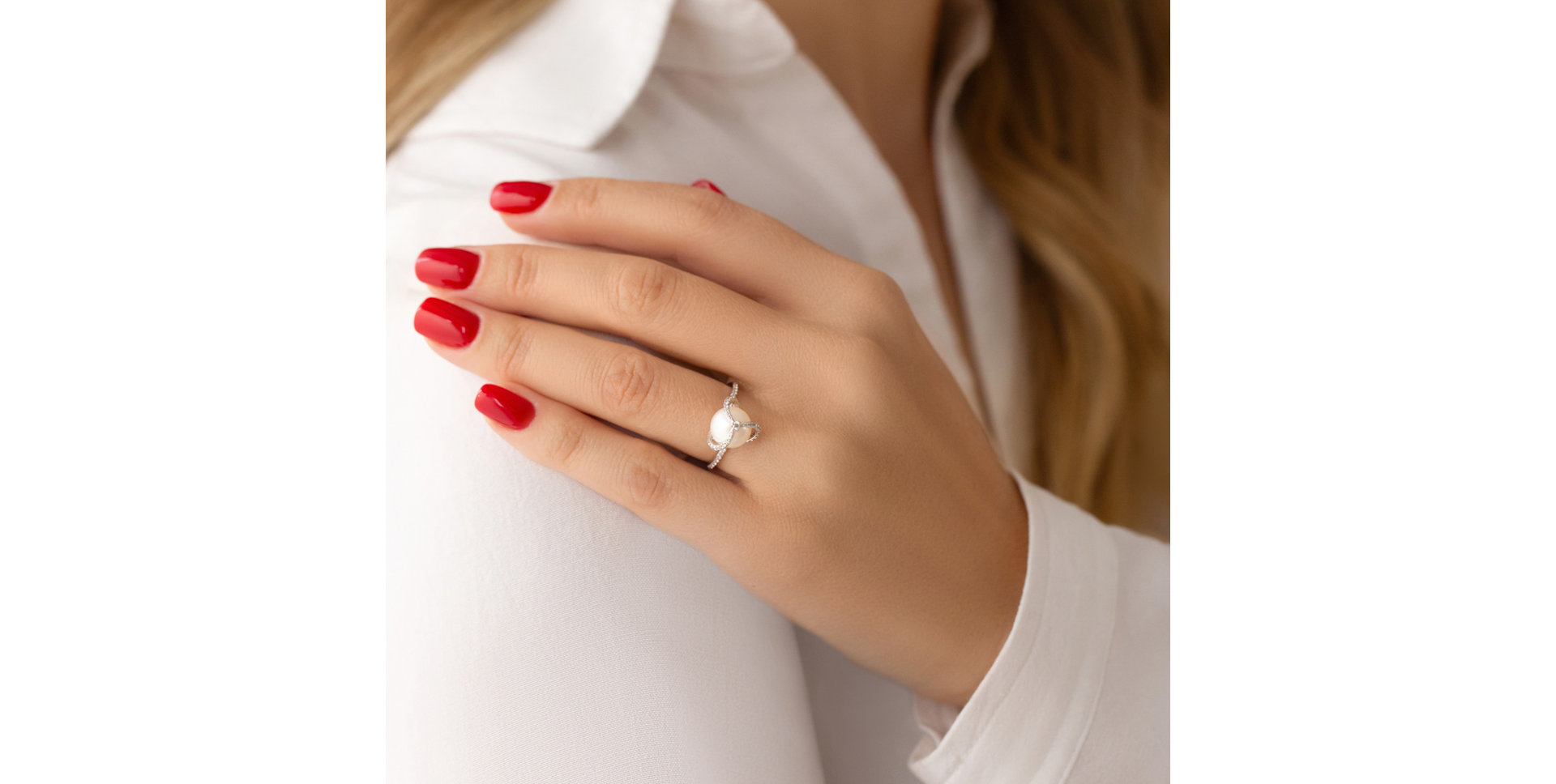 Prsten s perlou a diamanty Moon Reflection