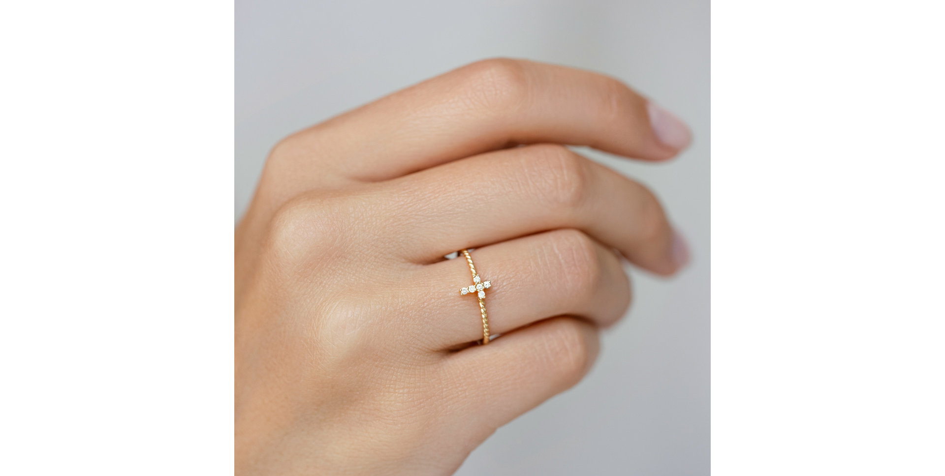 Prsten s hnědými diamanty Cross