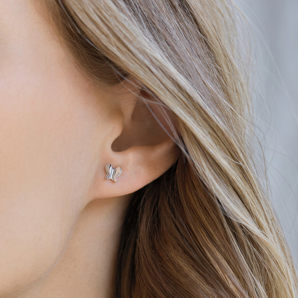 Náušnice s diamanty Tiny Butterfly