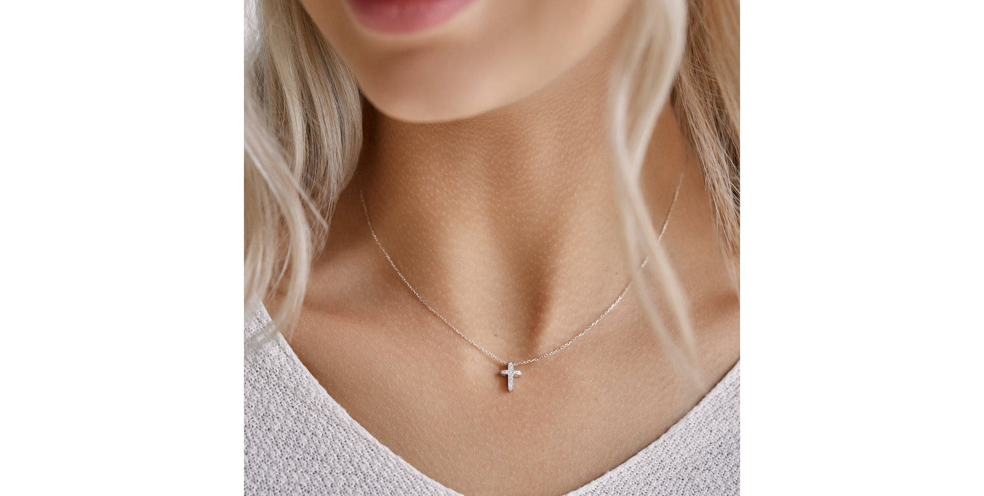 Přívěsek s diamanty Luxury Cross