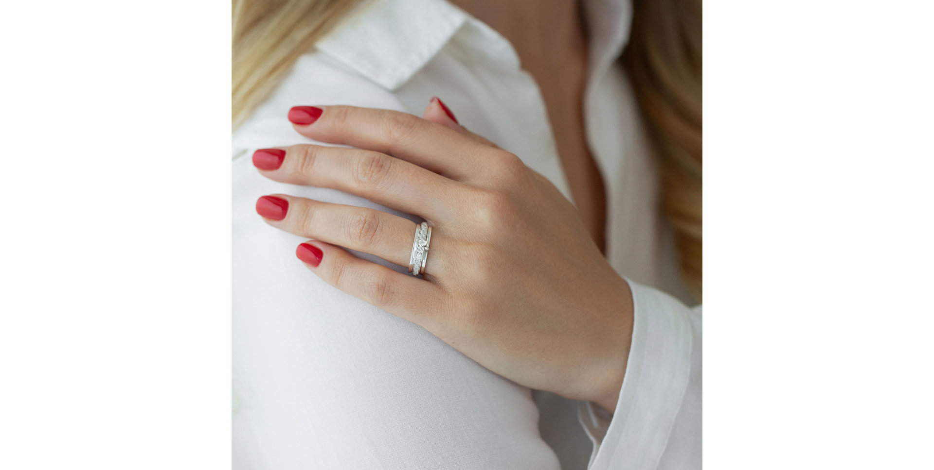 Prsten s bílými a hnědými diamanty Amazing Essence