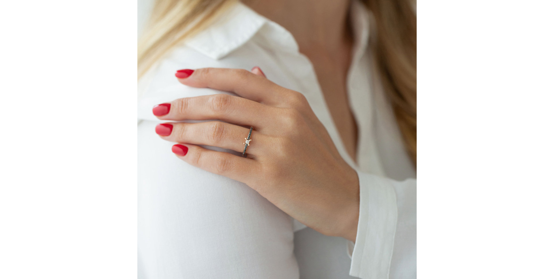 Prsten s černými a bílými diamanty Moonlight Ray