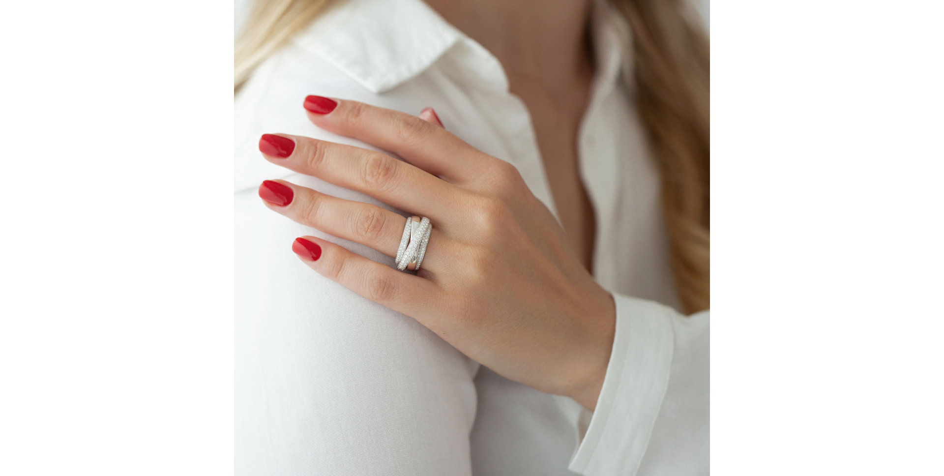 Prsten s bílým, hnědými a černými diamanty Starshine Glam