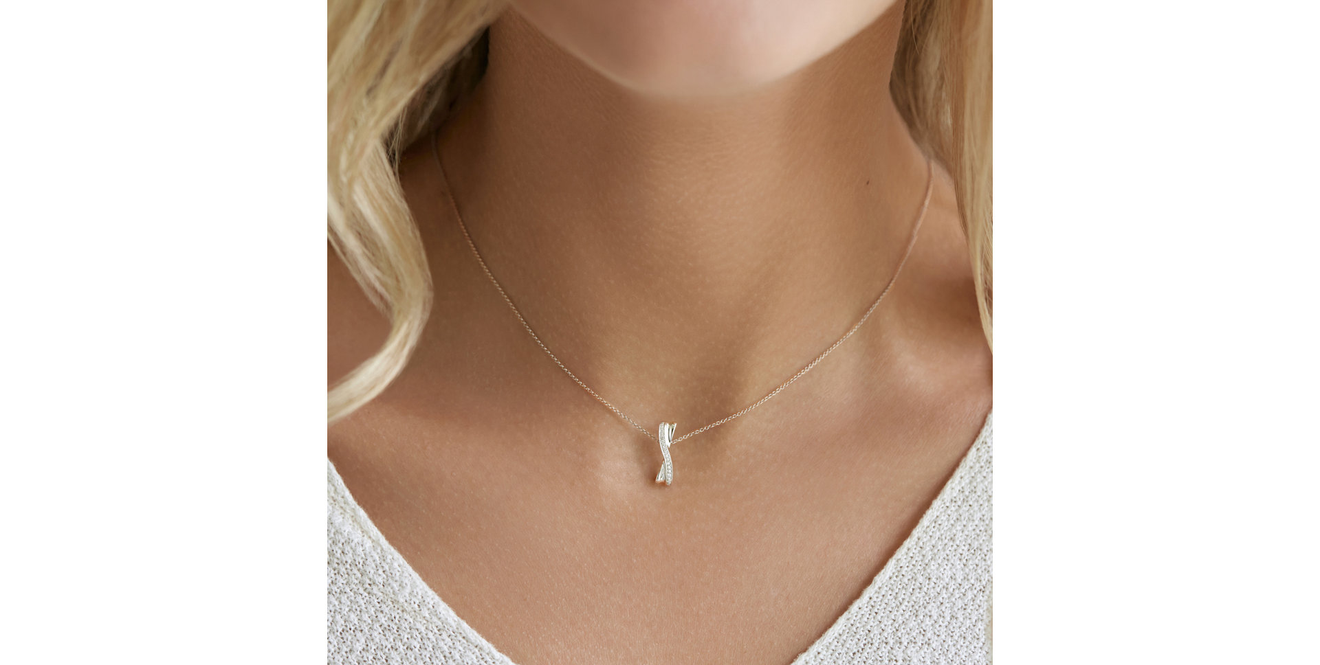 Přívěsek s diamanty Shiny Ribbon