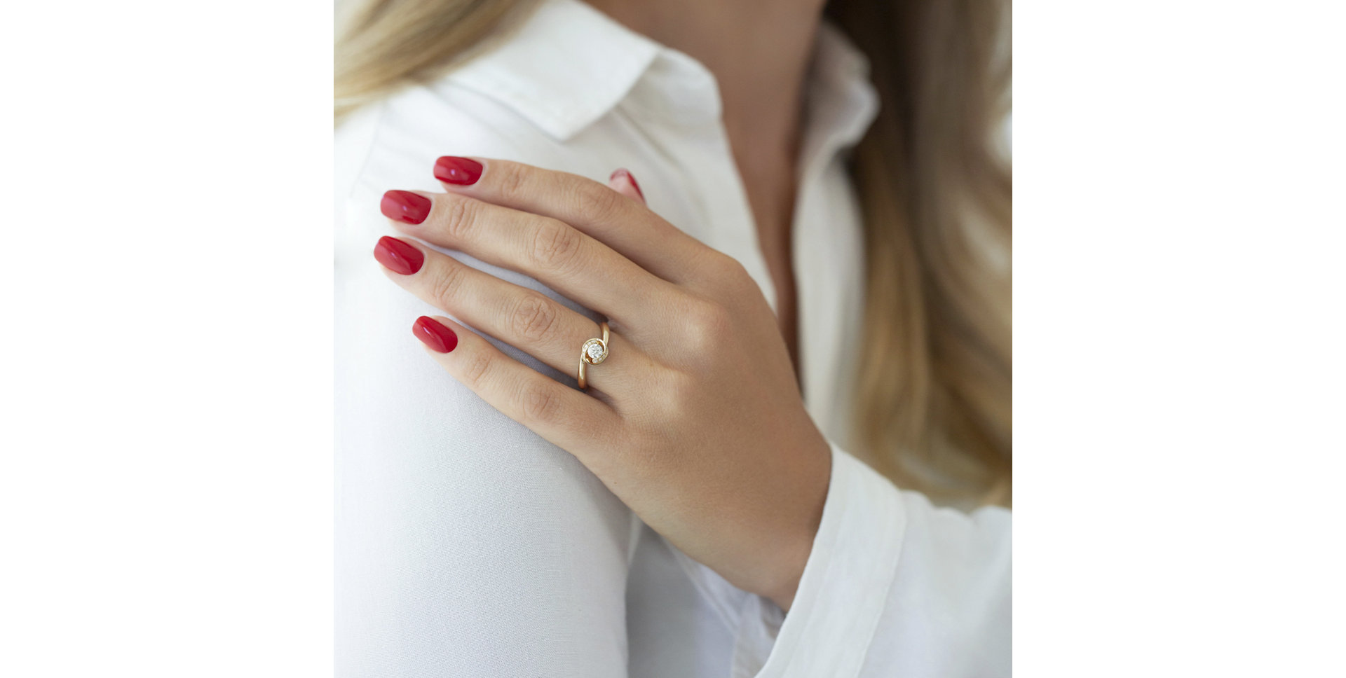 Prsten s diamanty Twisted Love