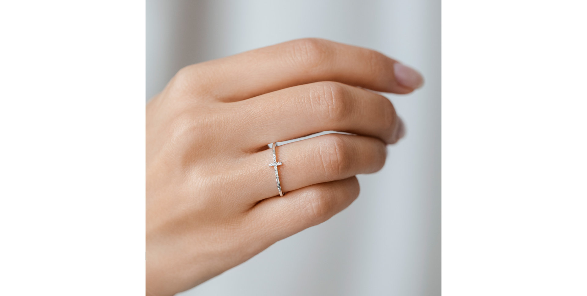 Prsten s diamanty Cross