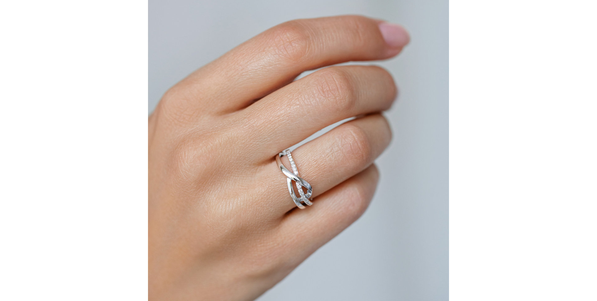 Prsten s diamanty Elegant Twist