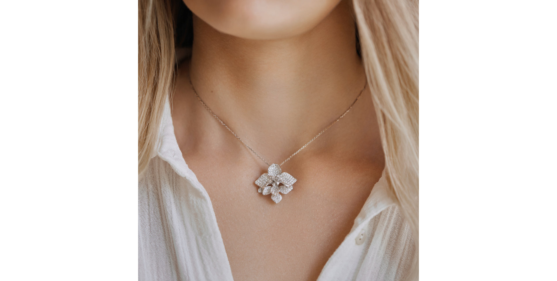 Přívěs s diamanty Noble Lily