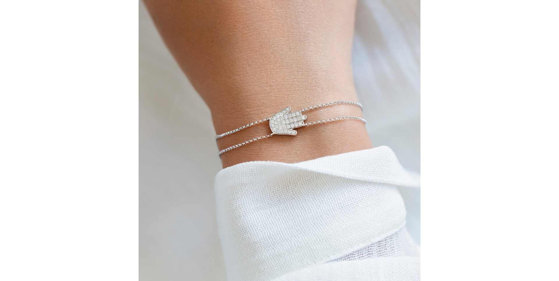 Náramek s diamanty Hand of Fatima