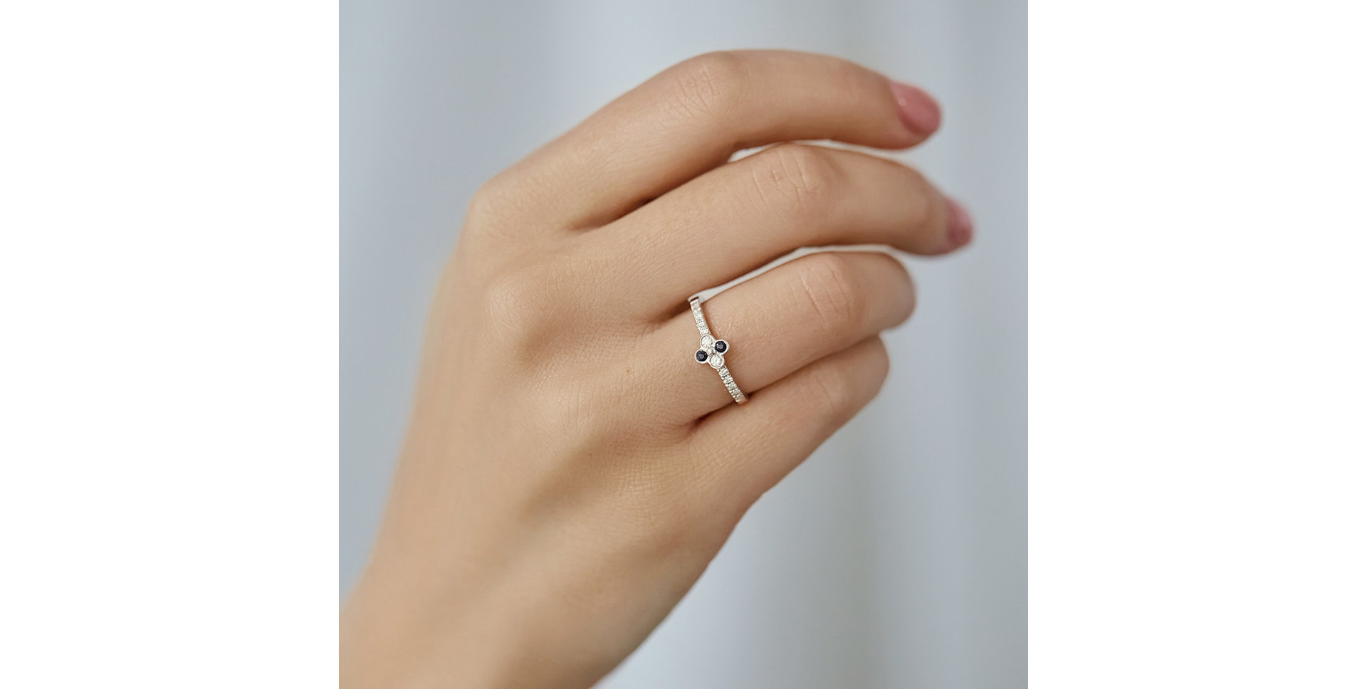 Prsten s diamanty a safíry Cloverina