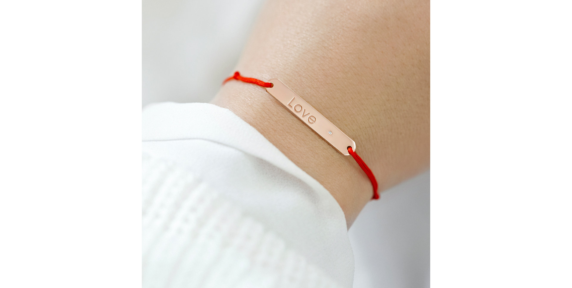 Diamantový náramek se šňůrkou Love