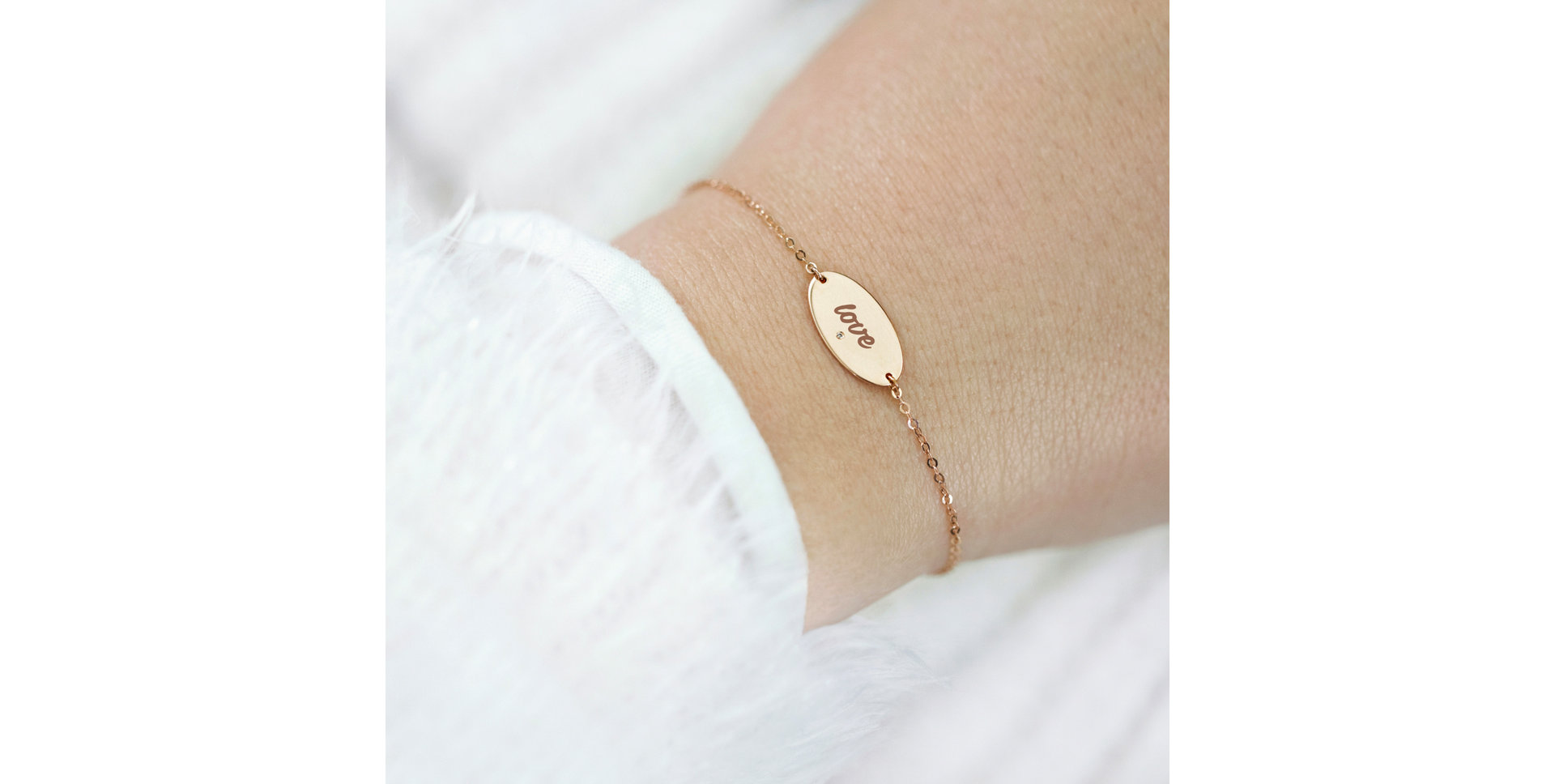 Náramek s diamantem Amour Symbol