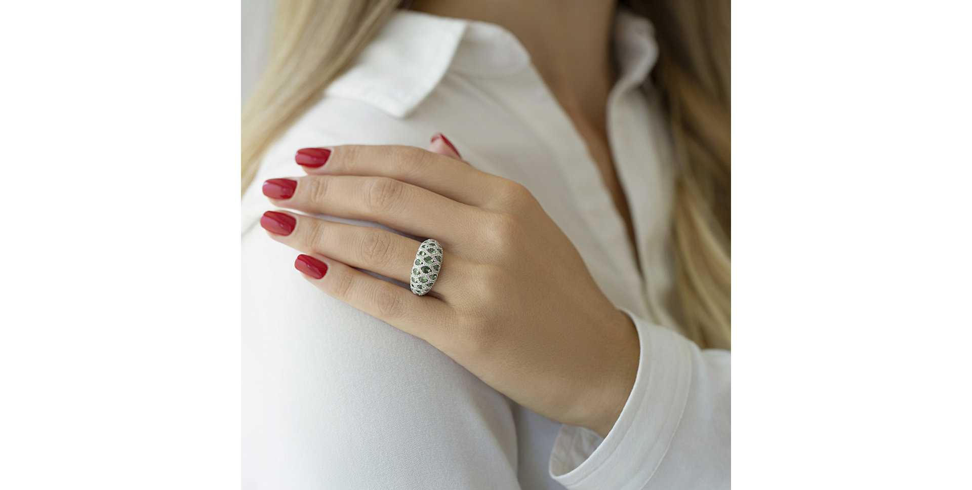 Prsten s diamanty a granáty Constance