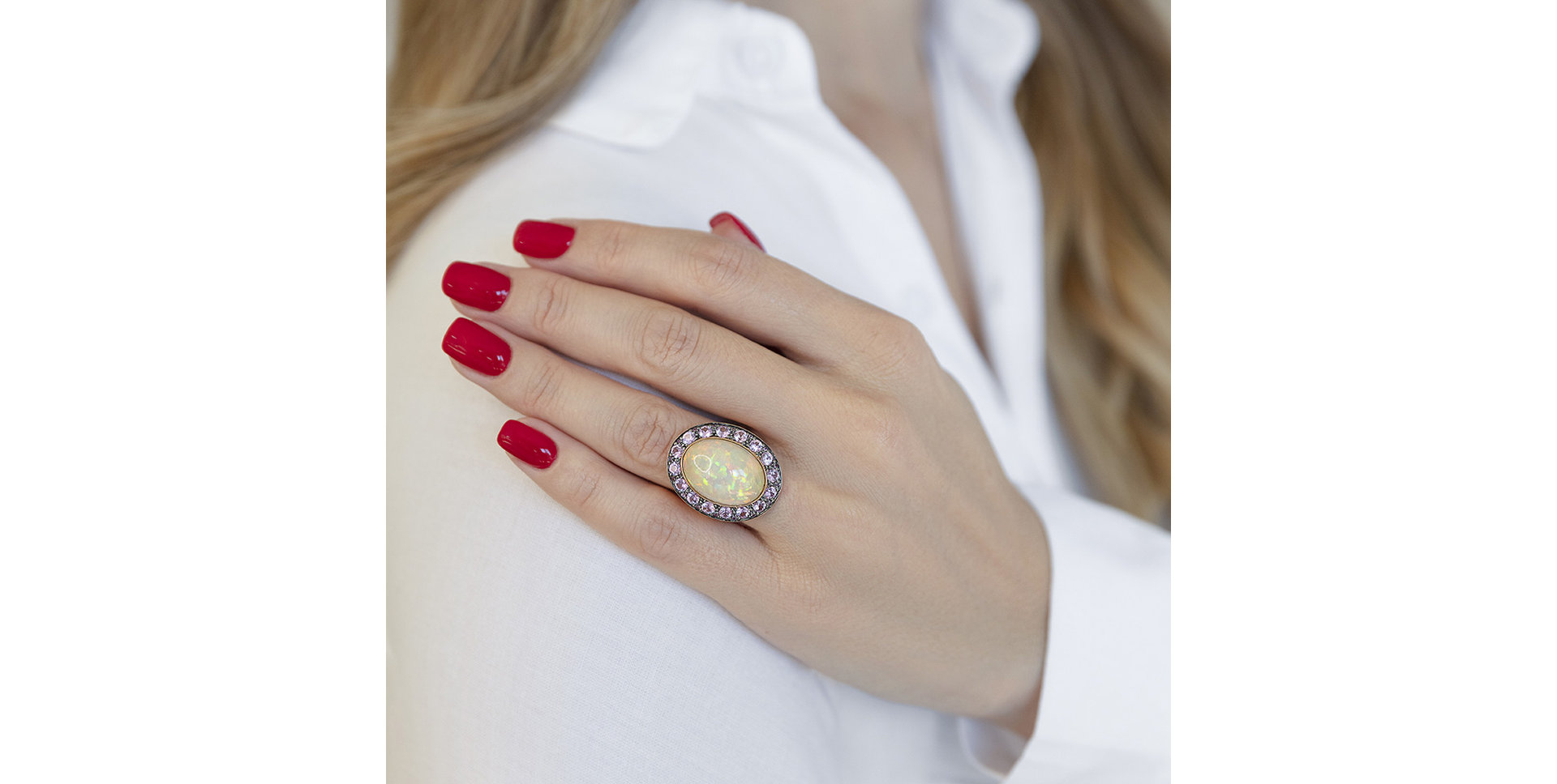 Prsten s opálem a safíry Queen Rosemary