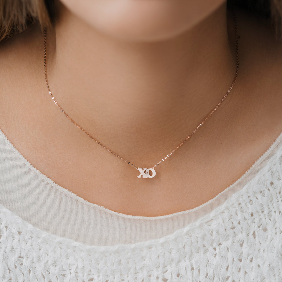 Náhrdelník s diamantem XO