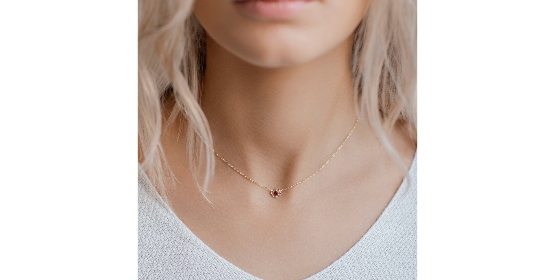 Náhrdelník se safírem Flower Gem