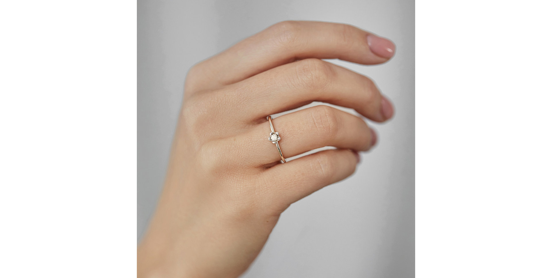 Prsten s diamantem Delightful Flower