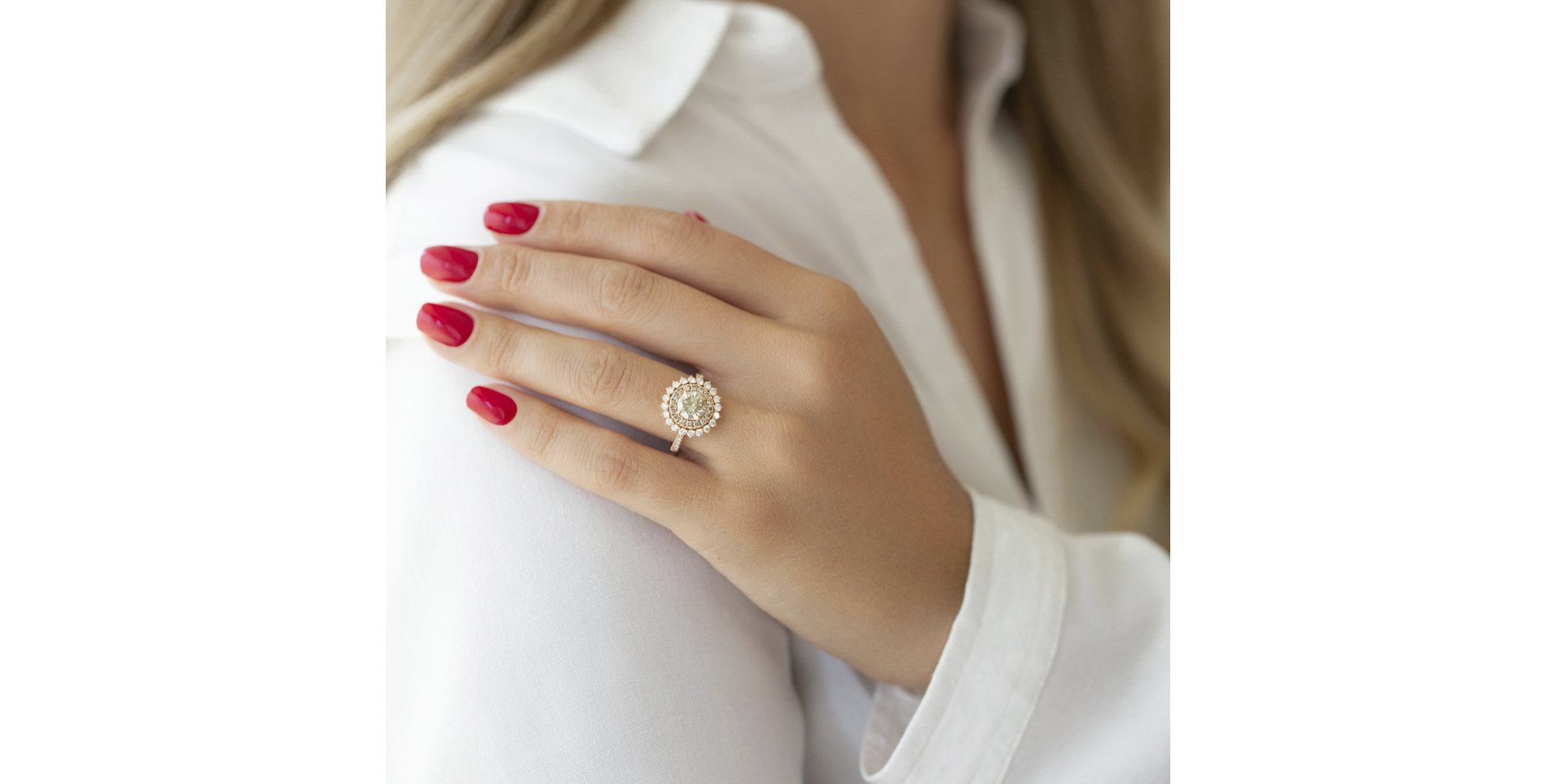 Prsten s bílými a hnědými diamanty Mysterious Quest