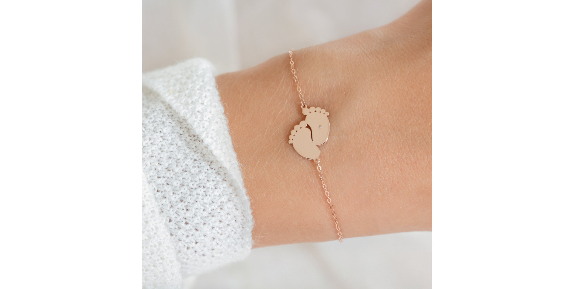 Náramek s diamantem Baby Feet