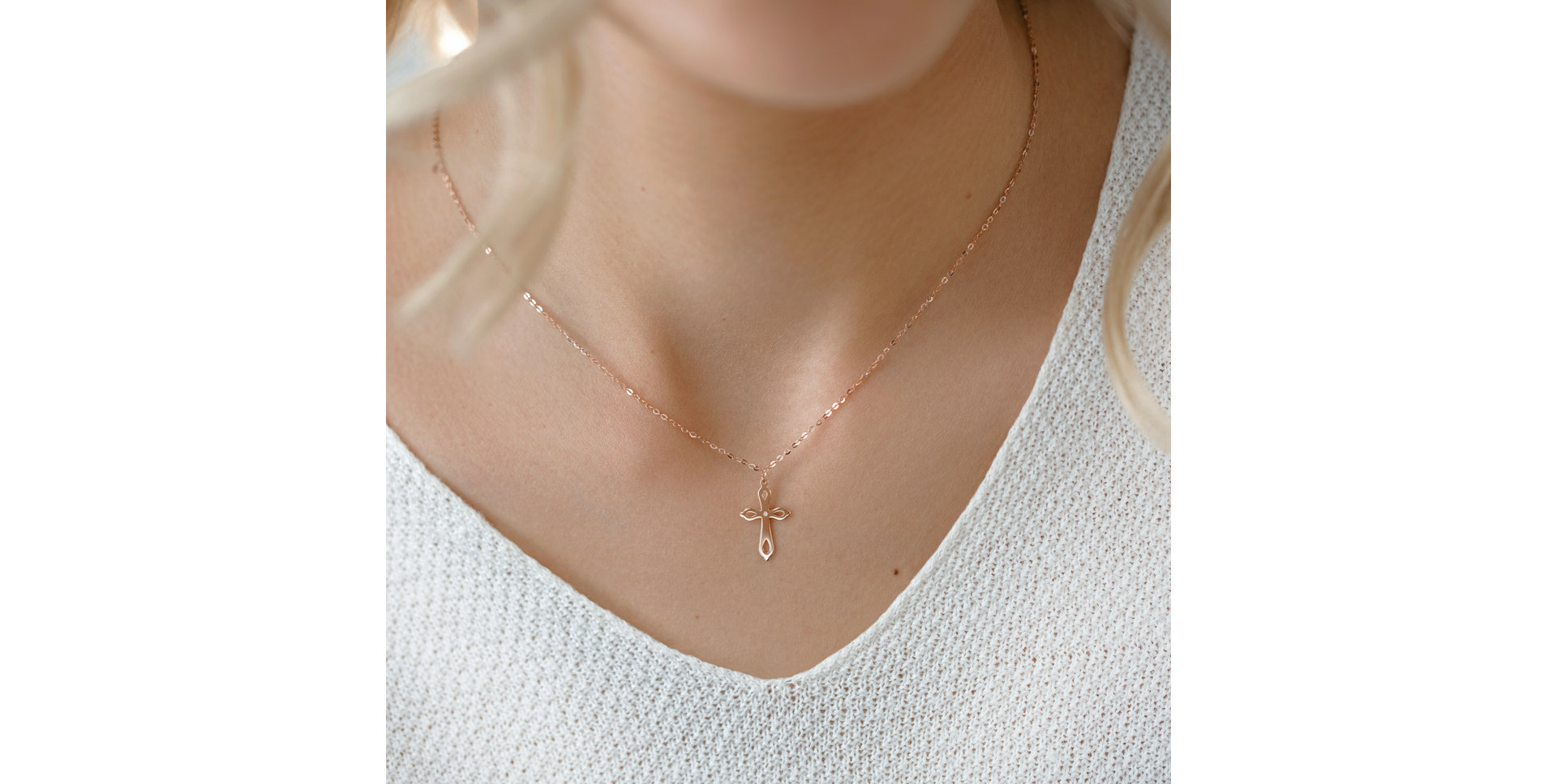 Náhrdelník s diamantem Classic Cross