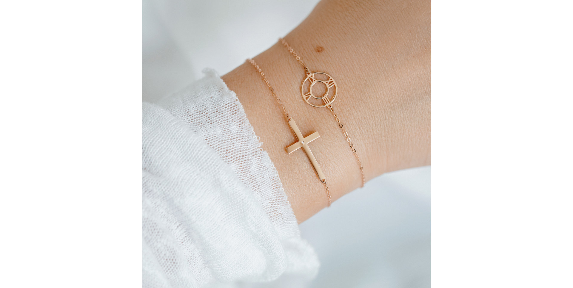 Náramek s diamantem Cross