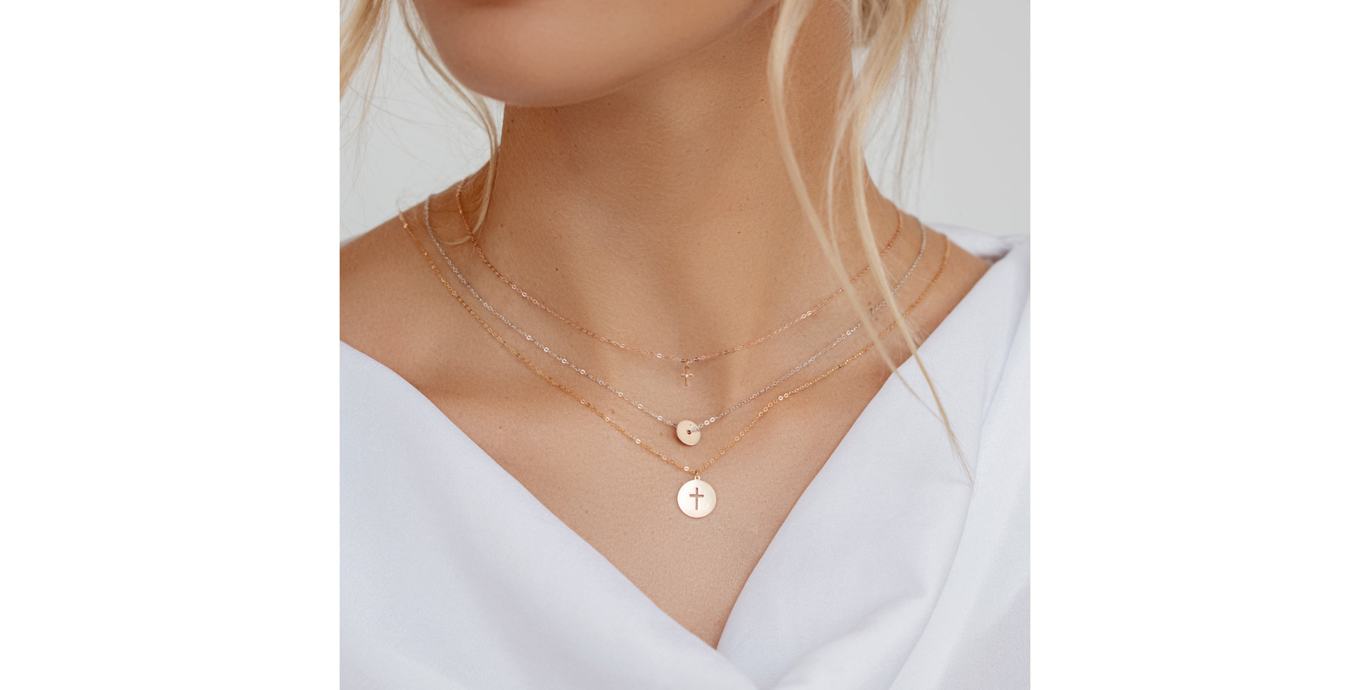 Náhrdelník s diamantem Cross