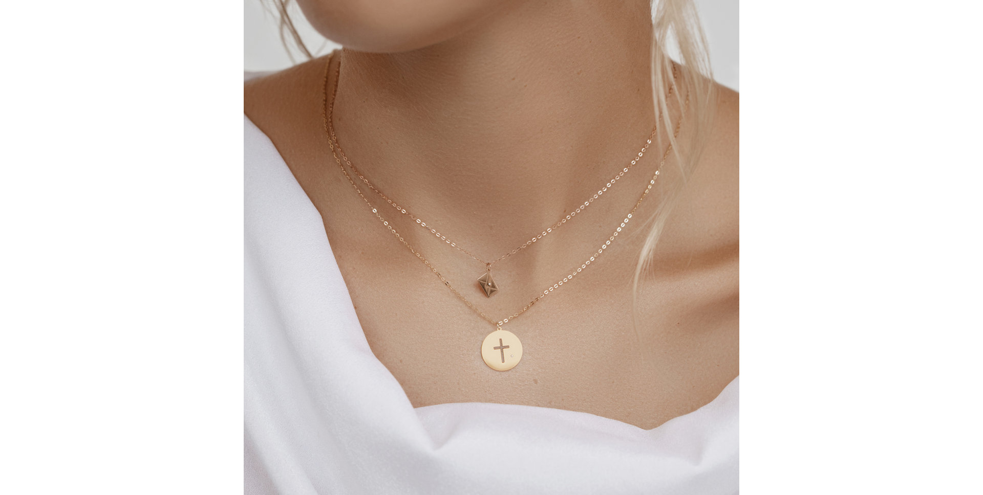 Náhrdelník s diamantem Cross