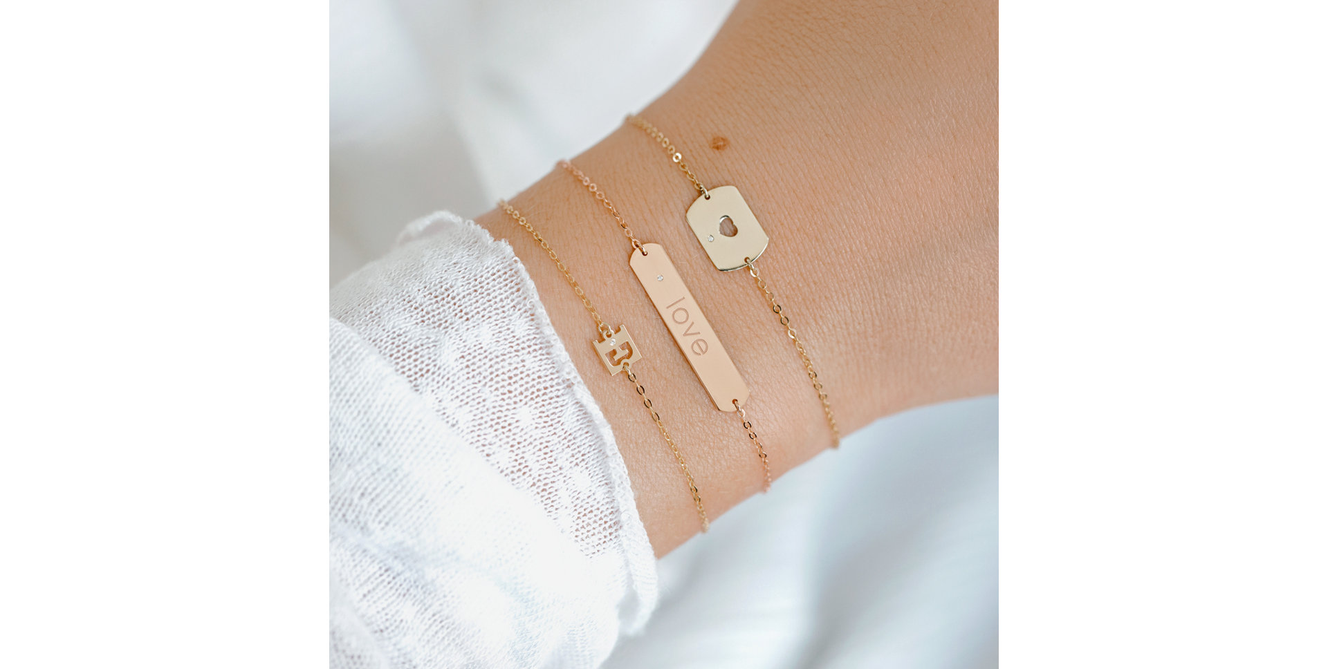 Náramek s diamantem Classic Big E