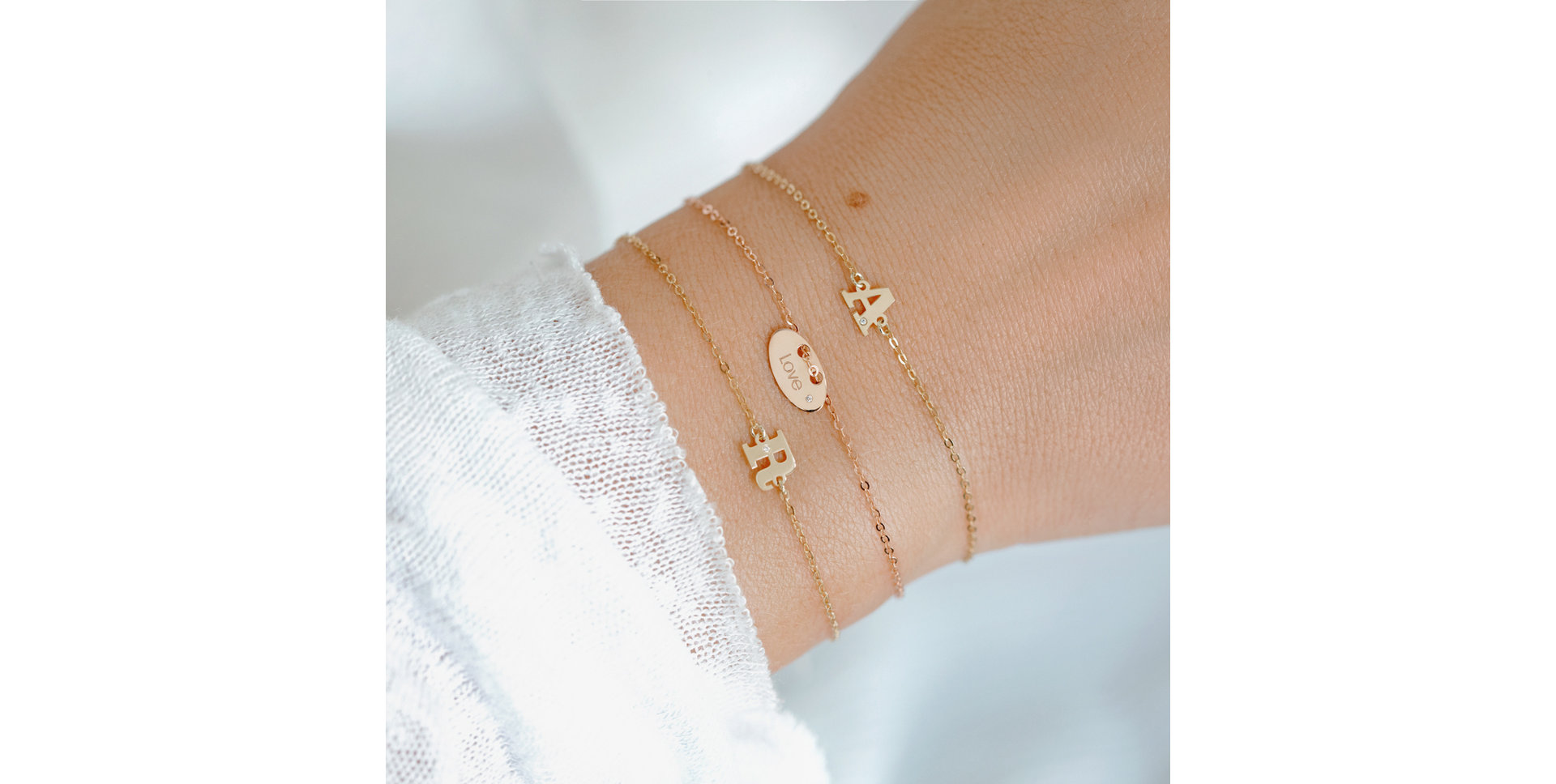 Náramek s diamantem Classic Big R