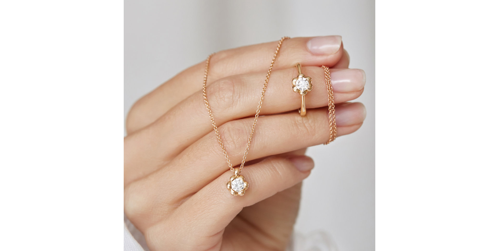 Náhrdelník s diamantem Blooming Love