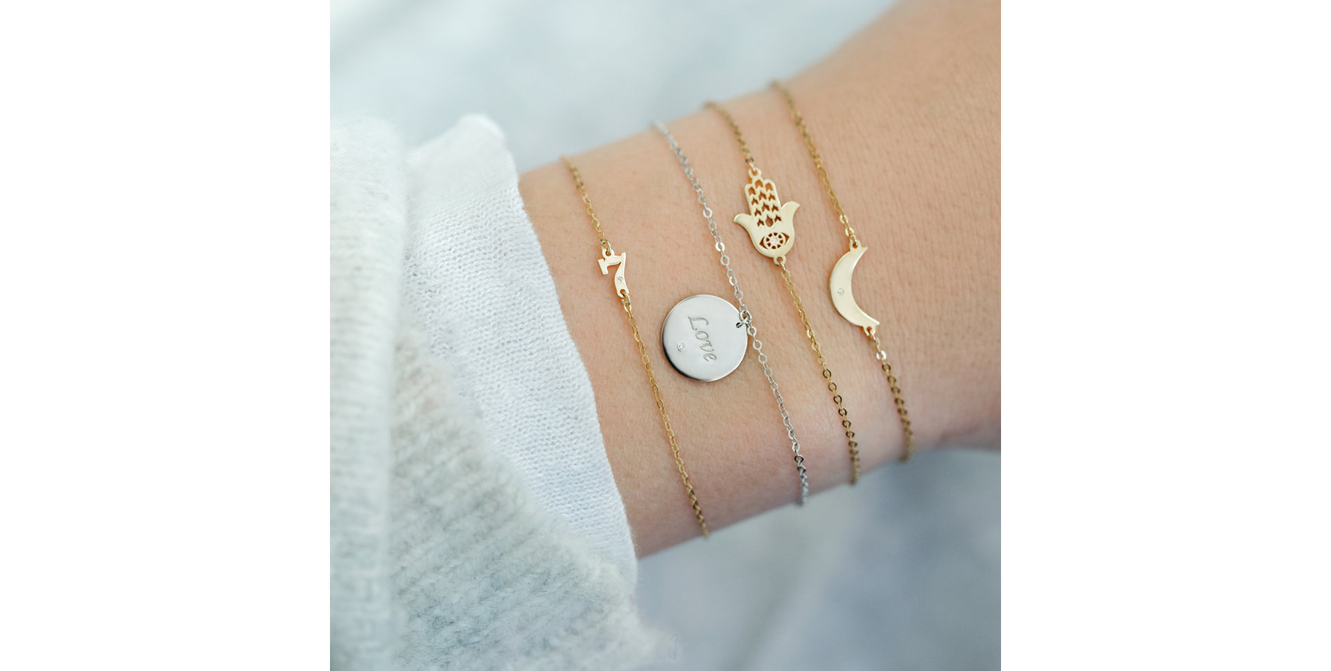 Náramek s diamantem Love