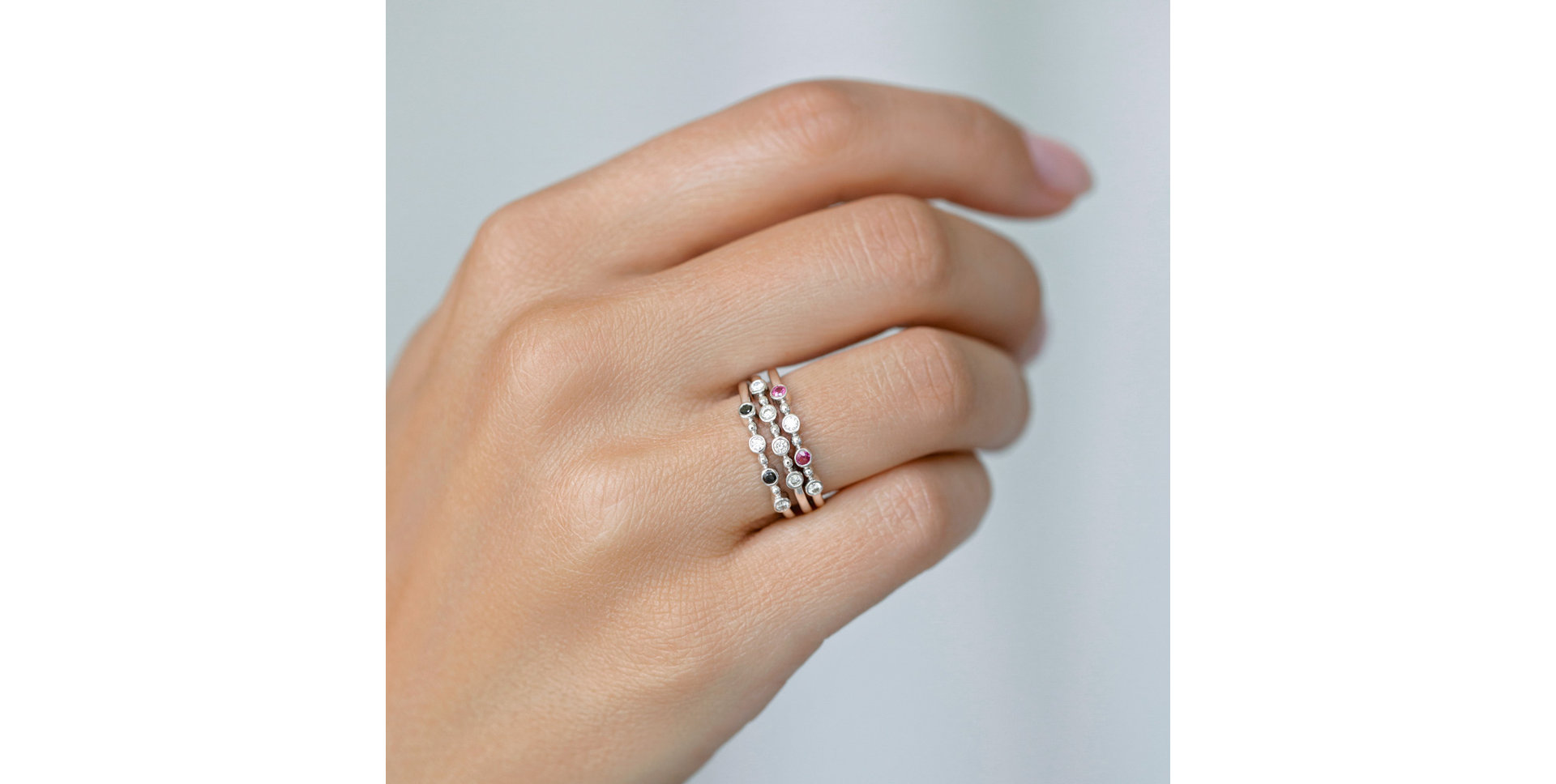 Prsten s diamanty a rubíny Simplicity