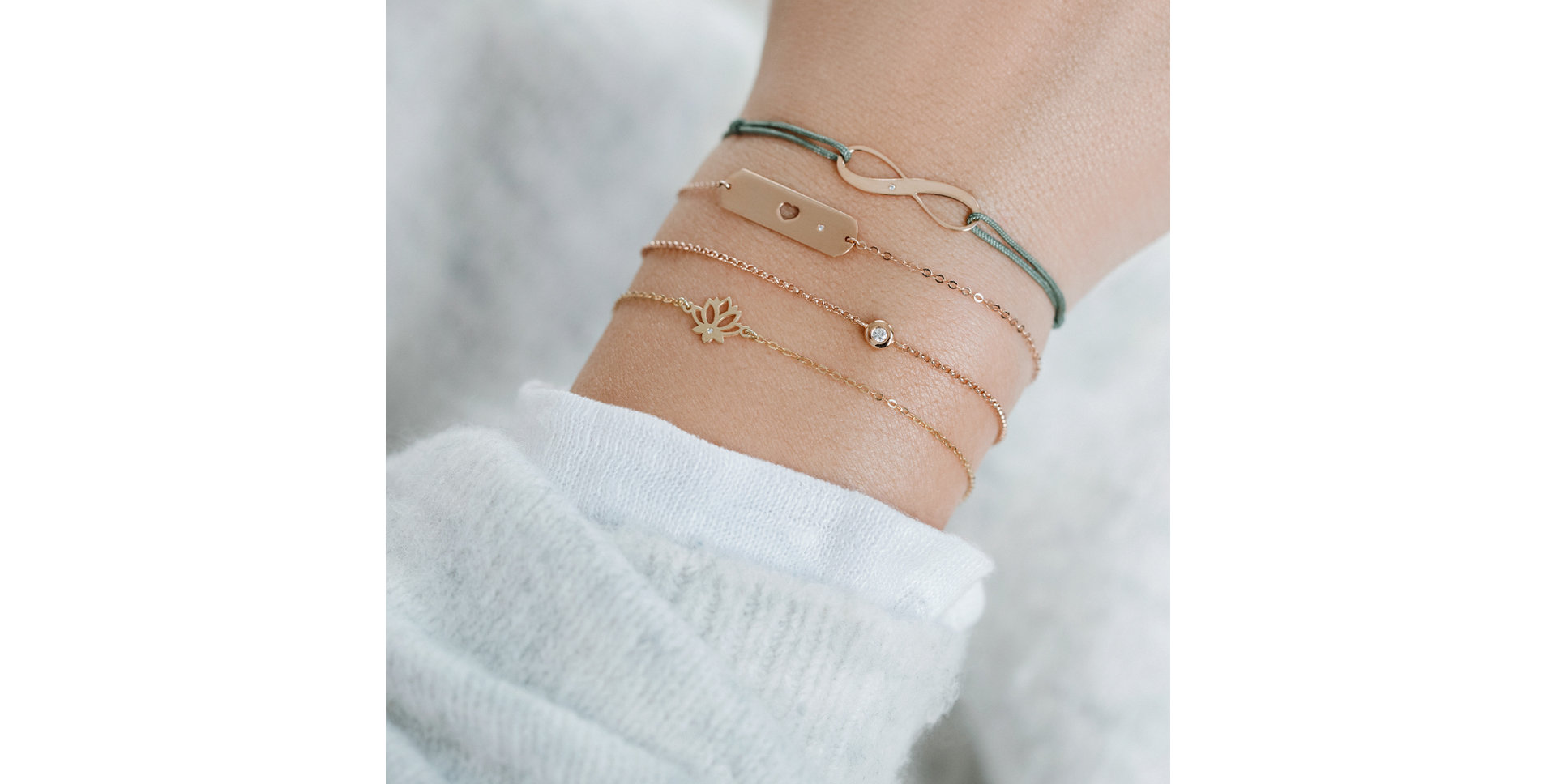 Diamantový náramek se šňůrkou Infinity