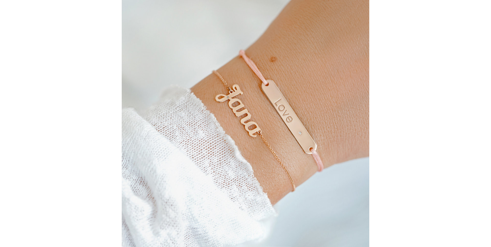 Diamantový náramek se šňůrkou Love