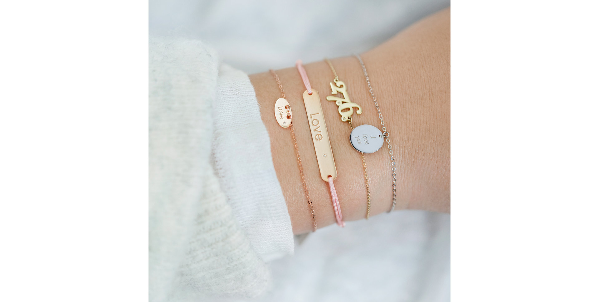 Diamantový náramek se šňůrkou Love