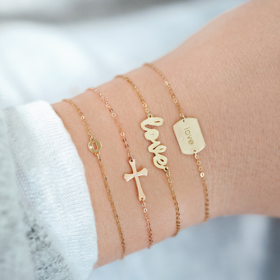 Náramek s diamantem Love