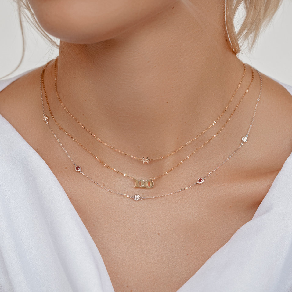 Náhrdelník s diamantem, rubíny a safíry Dots