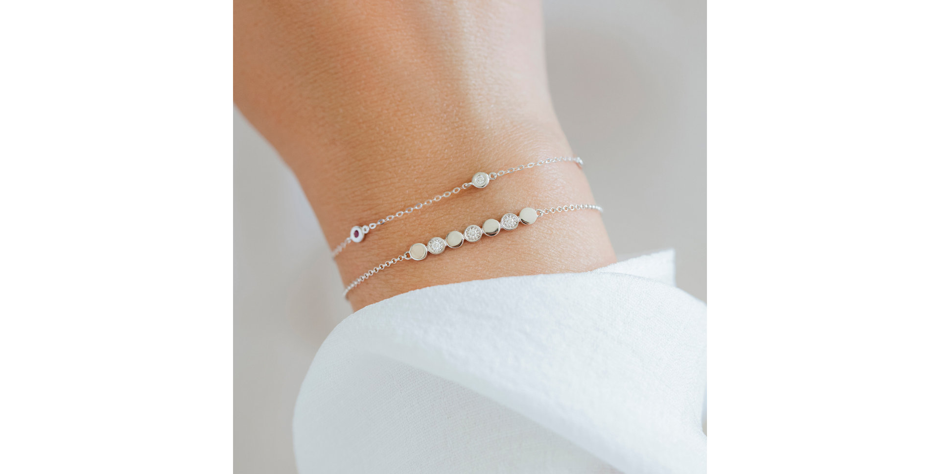 Náramek s diamanty a rubíny Dots