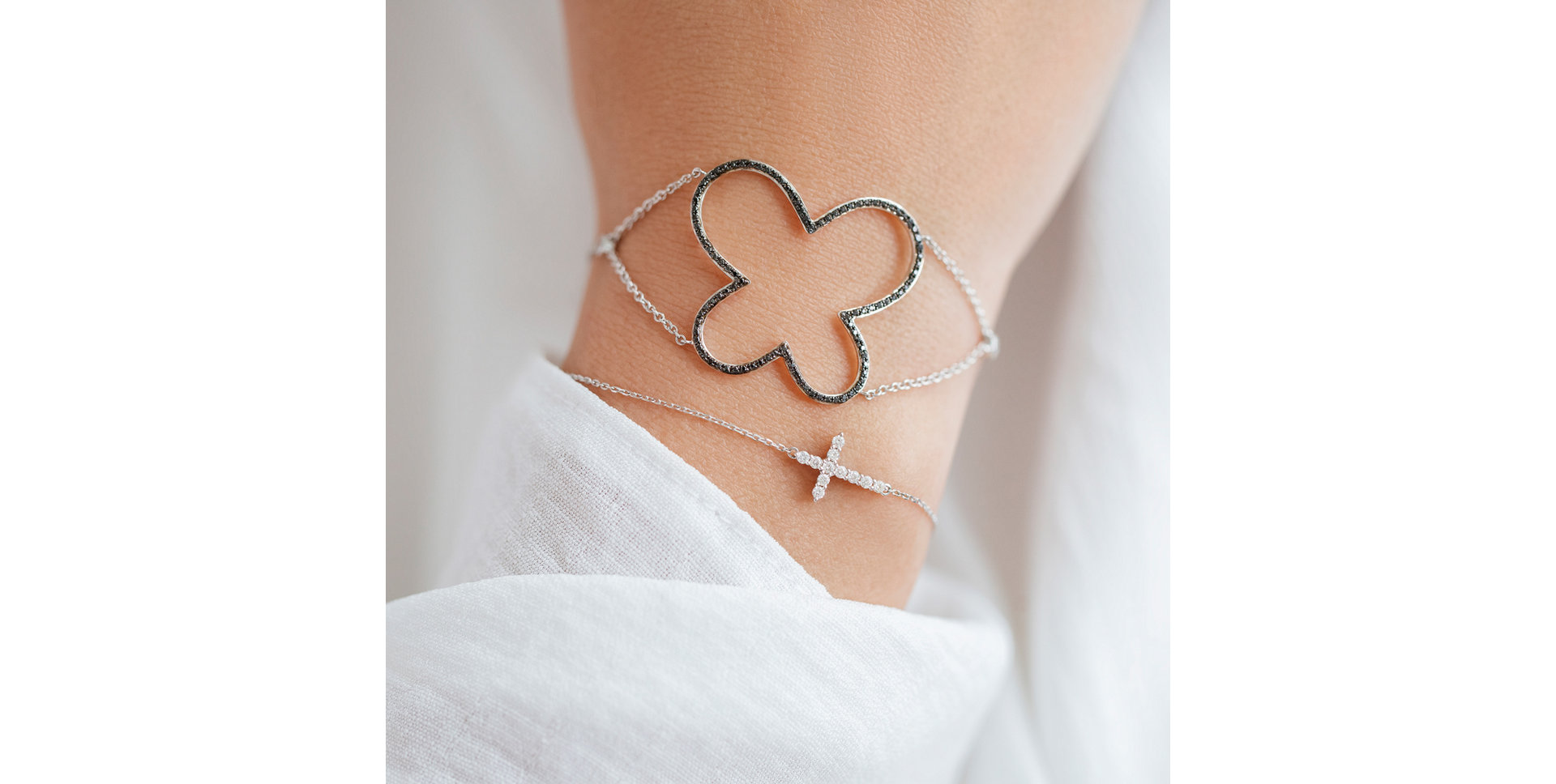 Náramek s diamanty Glittering Cross