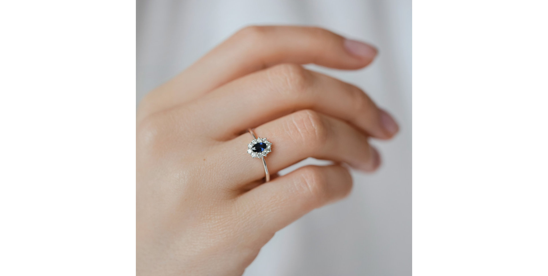 Prsten s diamanty a safírem Princess