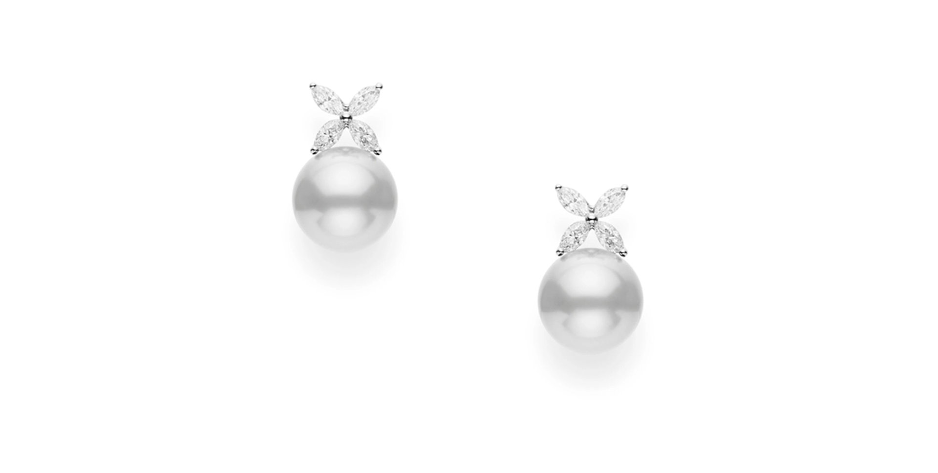 Náušnice s diamanty a bílými mořskými perlami Earrings