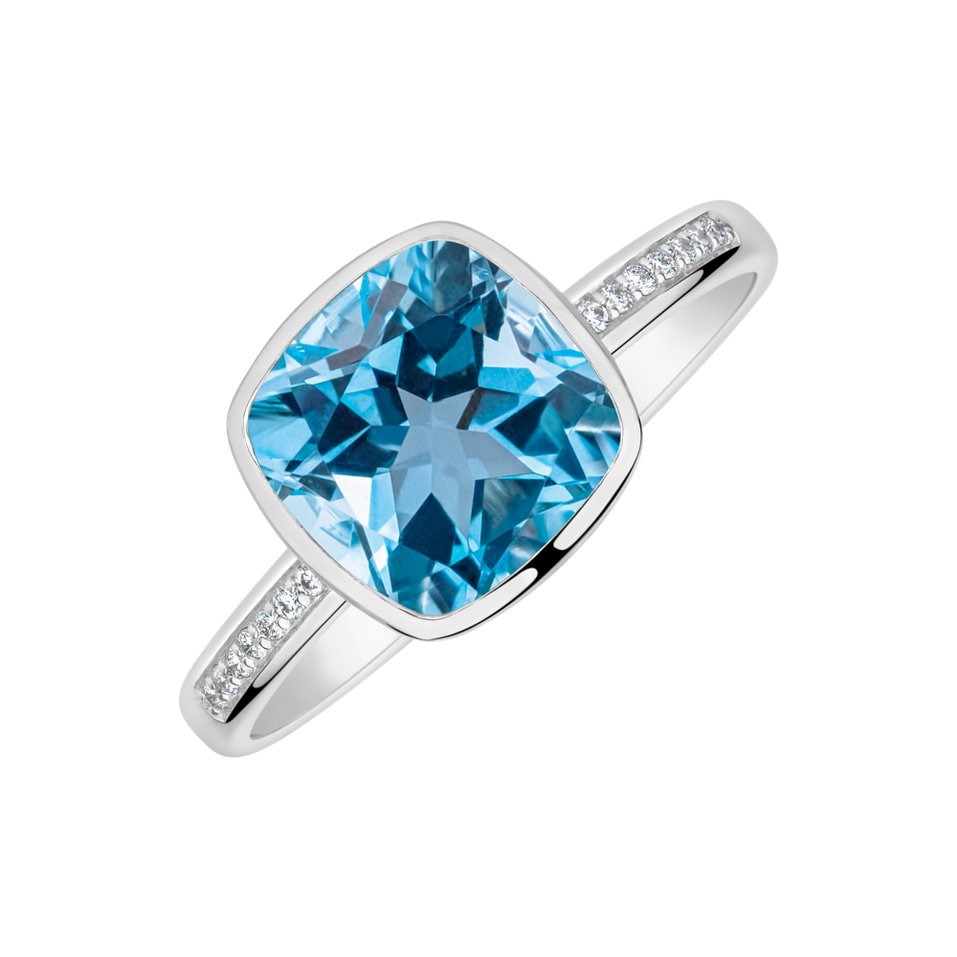 Prsten s diamanty a topazem Carelia