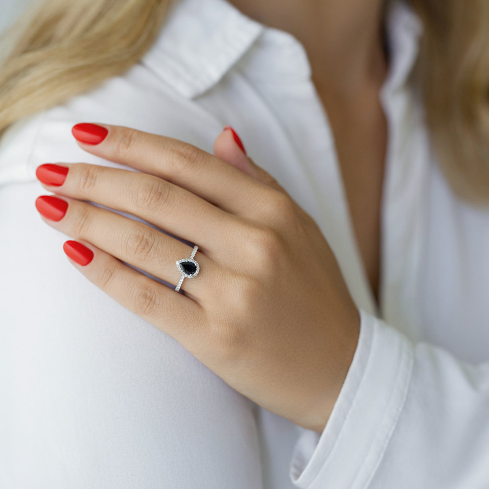 Prsten s diamanty a safírem Charming Glory