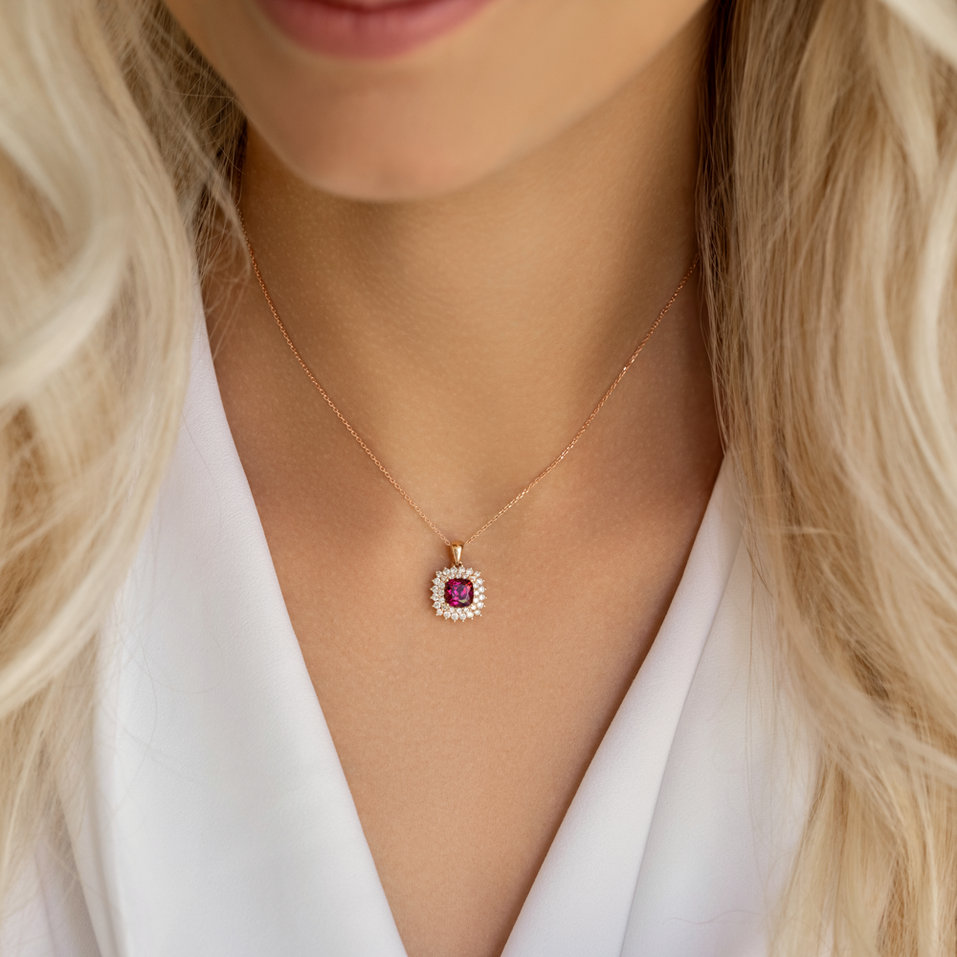 Přívěs s rhodolitem a diamanty Gem Majesty