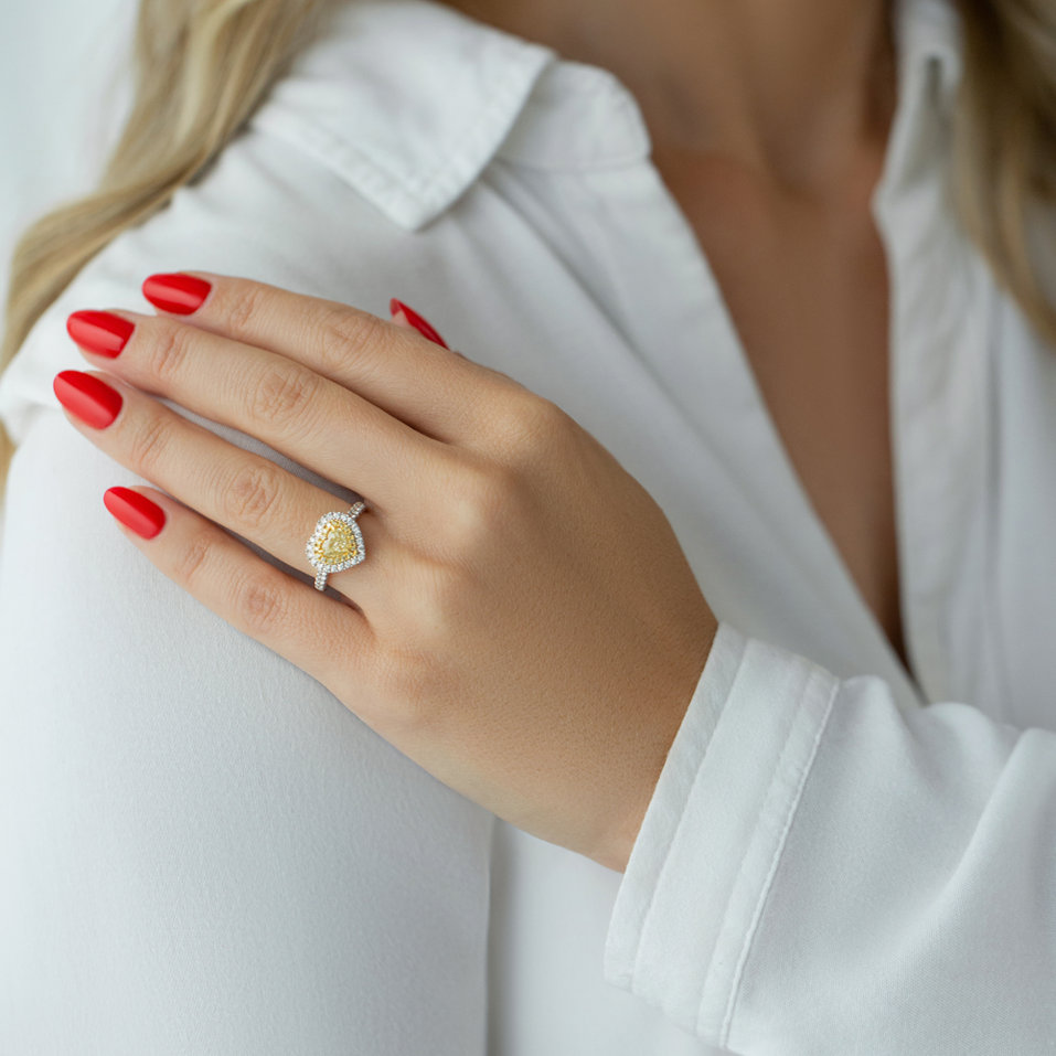 Prsten s bílými a žlutými diamanty Sun Love