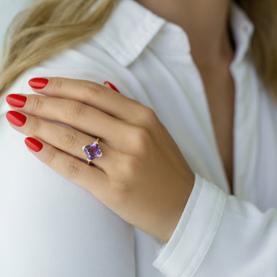 Prsten s topazem a diamanty Space Stranger