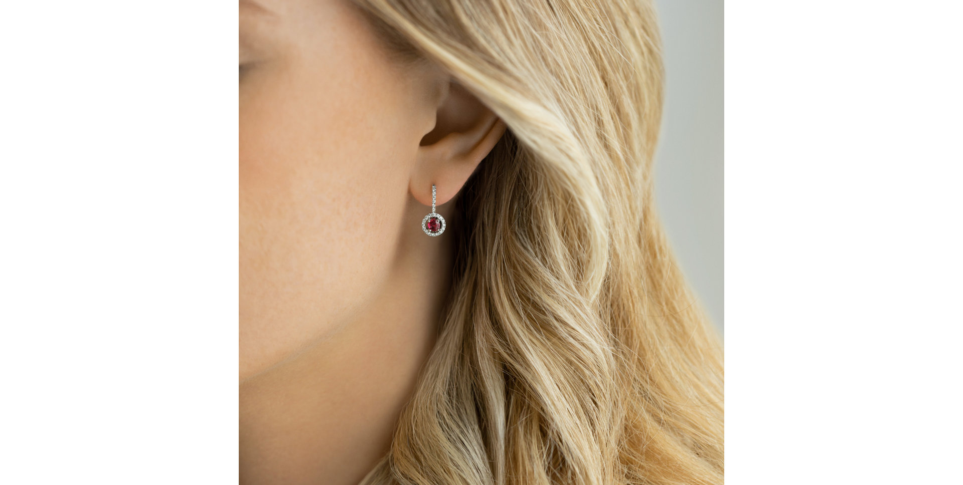 Náušnice s safírem a diamanty Infinite Splendour